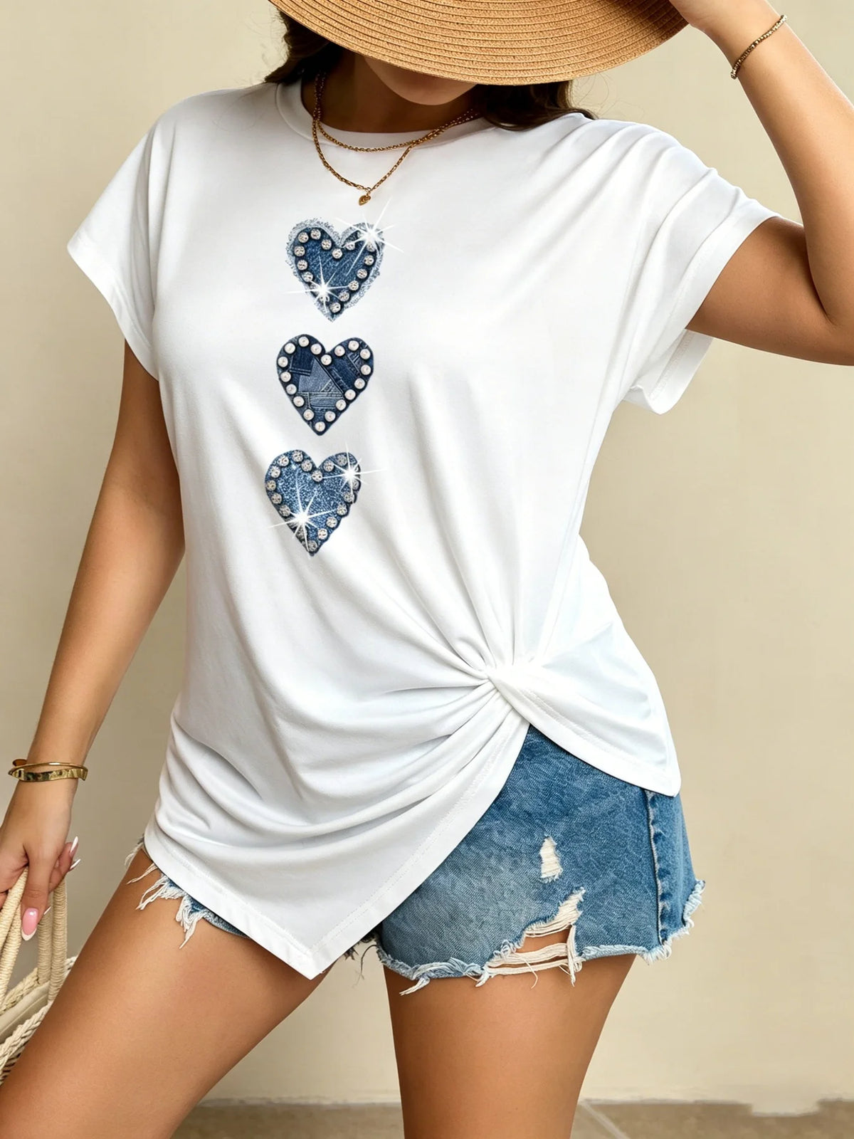 Women's White Oversized Casual T-Shirt round Neck Short Sleeved Heart Print Loose Slit Summer Elegant New